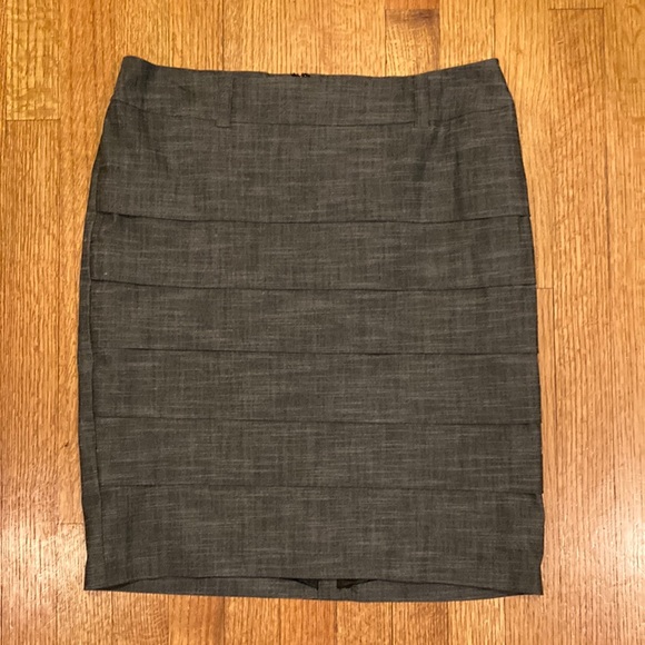 AGB Dresses & Skirts - AGB Gray Tiered Skirt Size 6